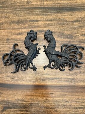 Sexton vintage Pair of Black Rooster Wall Accents